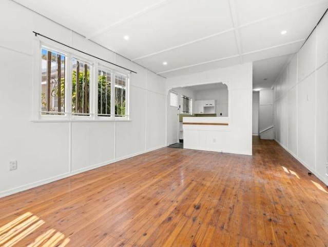 3 Bedroom Home in Convenient Newmarket Location