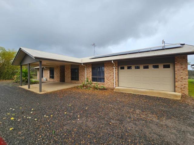 3 BEDROOM HOME IN COUNTRY SETTING