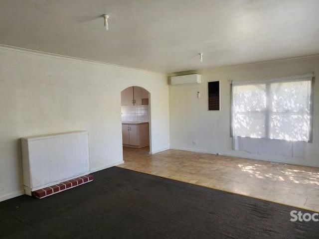 3 bedroom Home In Doveton *LET