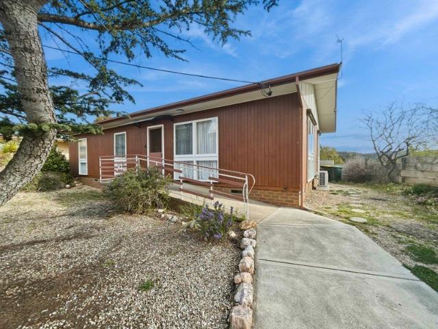 3 bedroom home in fantastic neighbourhood
