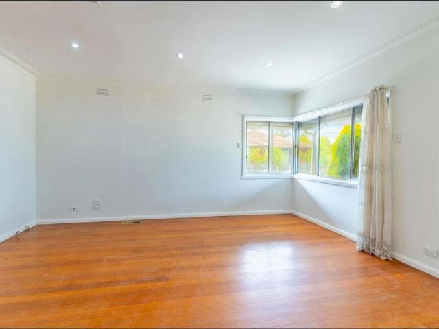 3 BEDROOM HOME IN GREAT LOCATION