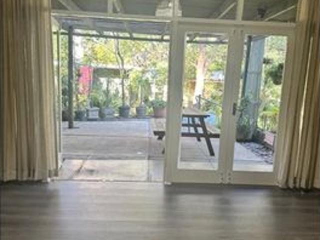 3 Bedroom home in lovely quiet street