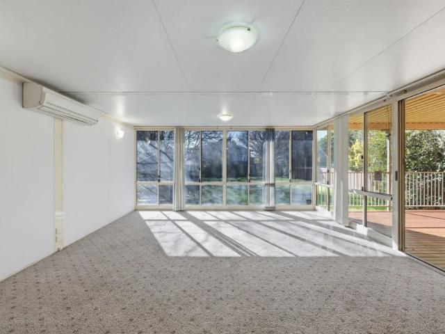 3 BEDROOM HOME IN ORANGE