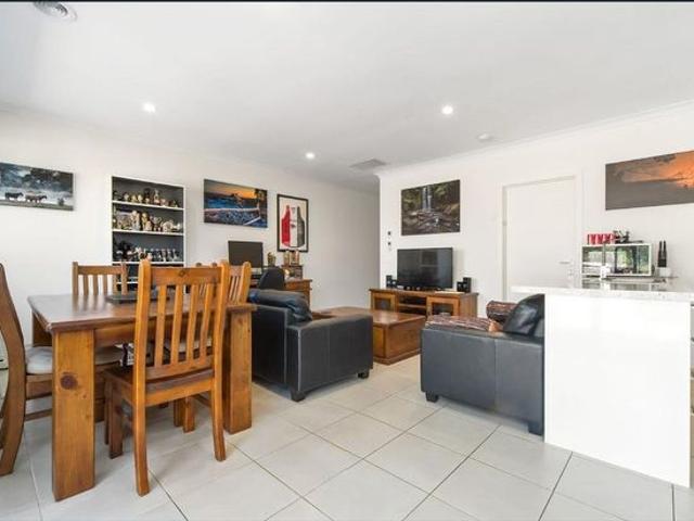 3 BEDROOM HOME IN PASADENA ESTATE!
