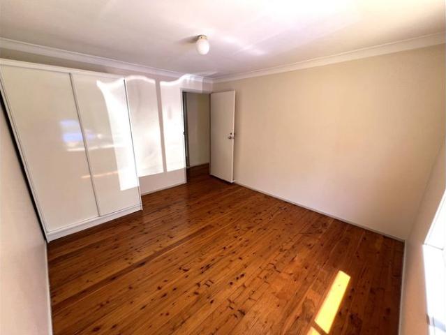 3 Bedroom Home in Prime Charmhaven Location!