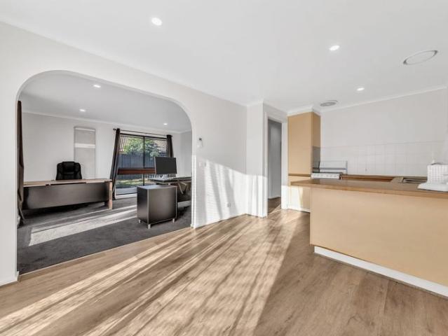 3 Bedroom Home in Prime South Werribee Location!