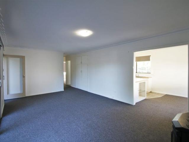 3 Bedroom Home in Quiet Orange Location