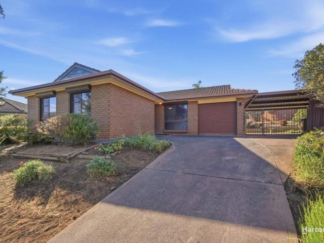 3 Bedroom Home in Quiet Street