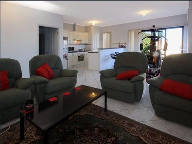 3 bedroom home in secure complex and in a great location!