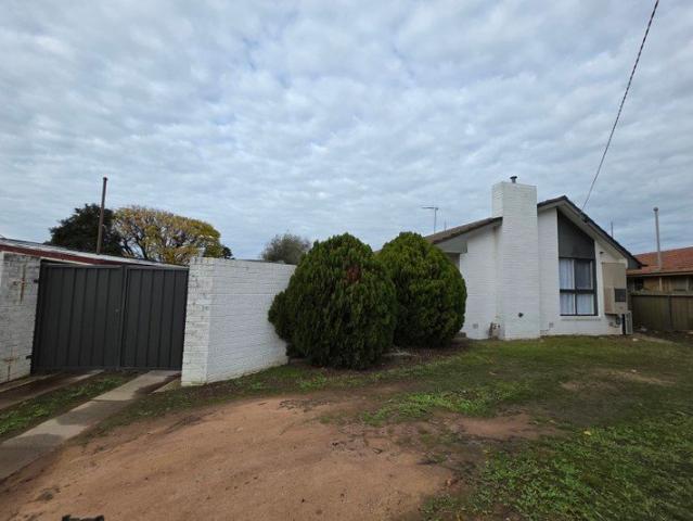 3 BEDROOM HOME IN SOUTH SHEPPATON!