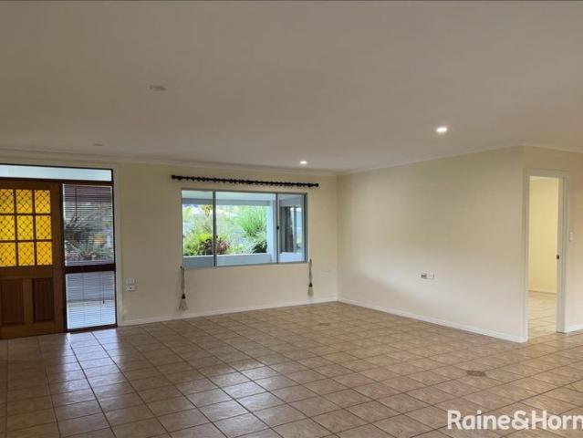 3 Bedroom home in sought after Newell Beach