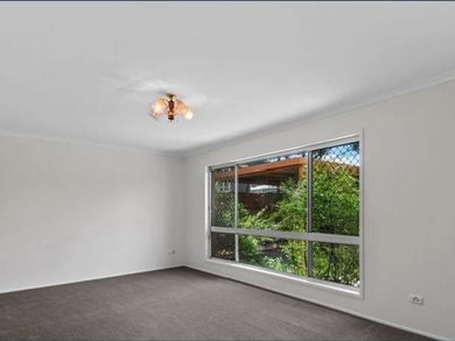 3 BEDROOM HOME IN SUNNYBANK