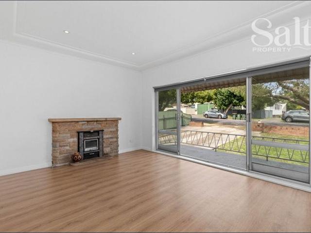 3 Bedroom home, large block, 500m to Charlestown Square