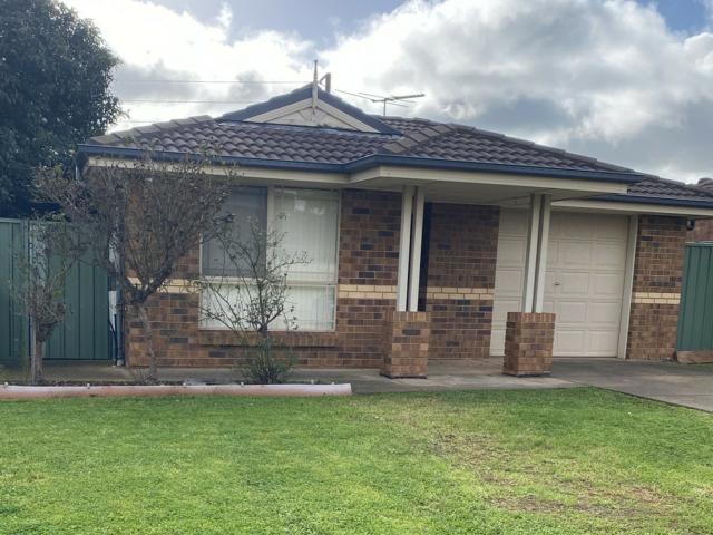 3 Bedroom Home Located in Cul de Sac