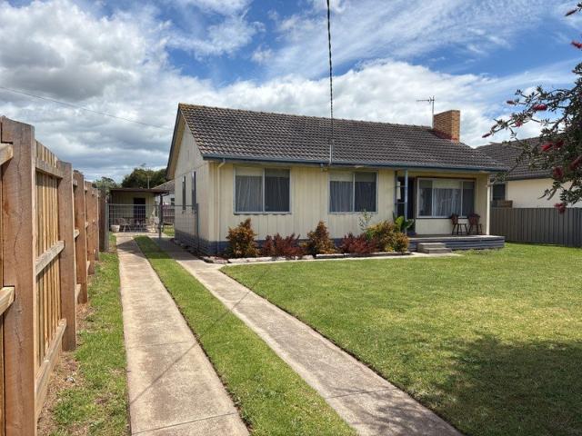 3 bedroom home, low maintenance