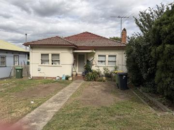 3 Bedroom Home on 870m2 approx. Block Offers Welcome!