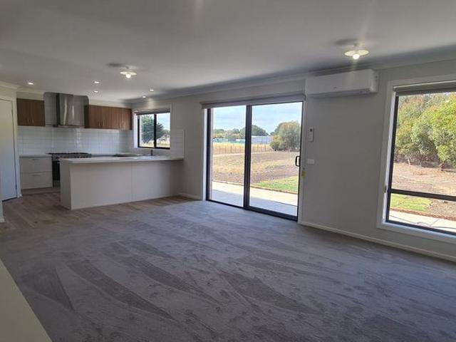 3 Bedroom Home on 1 Acre