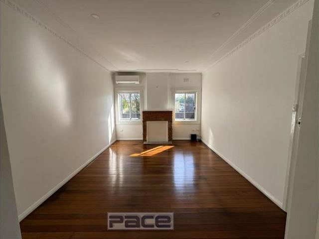 3 Bedroom Home on quiet Street!
