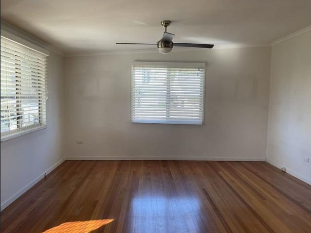 3 BEDROOM HOME ONE STREET FROM BEACH URANGAN