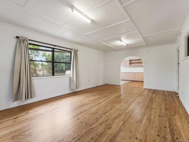 3 Bedroom Home Refreshed and Ready!