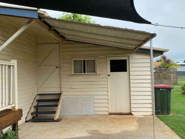3 BEDROOM HOME SHORT WALK TO TOWN
