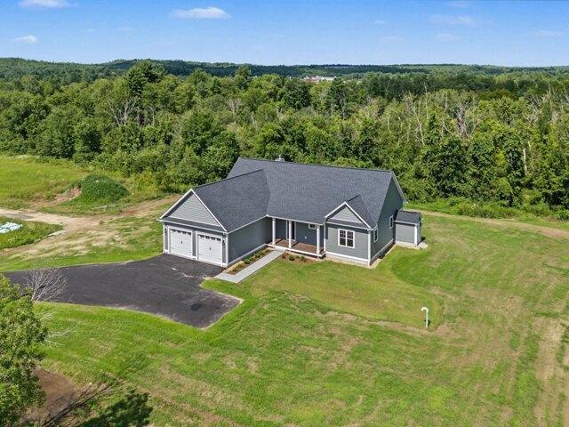 3 bedroom, Hooksett NH 03106 105367057