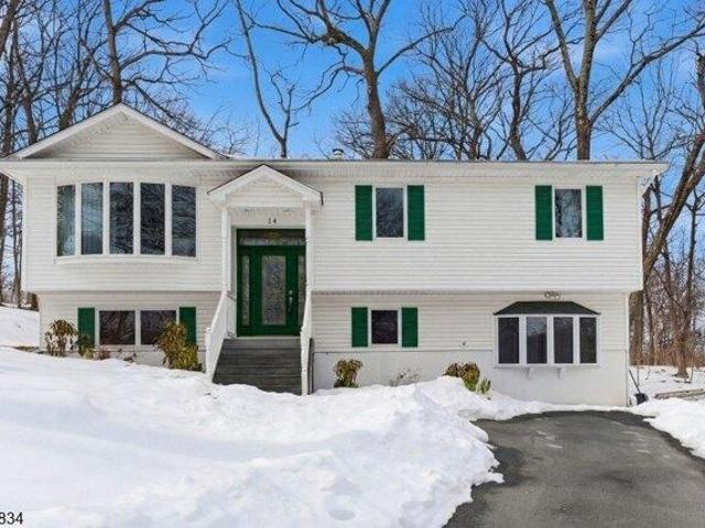 3 bedroom, Hopatcong NJ 07843 105255241