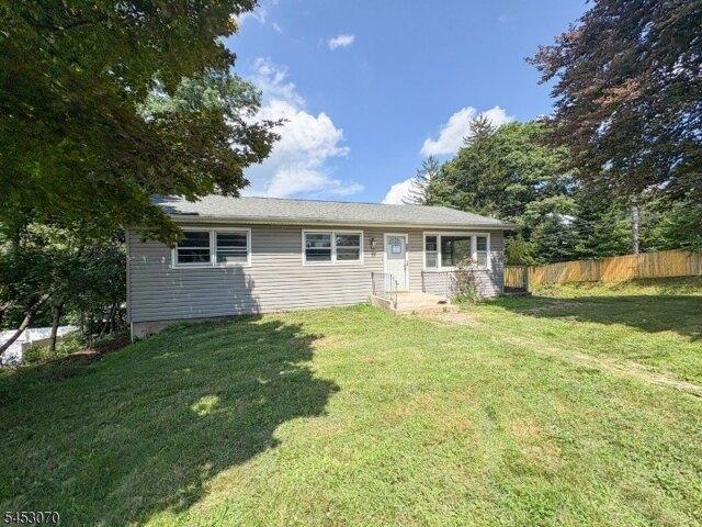 3 bedroom, Hopatcong NJ 07843 105233053