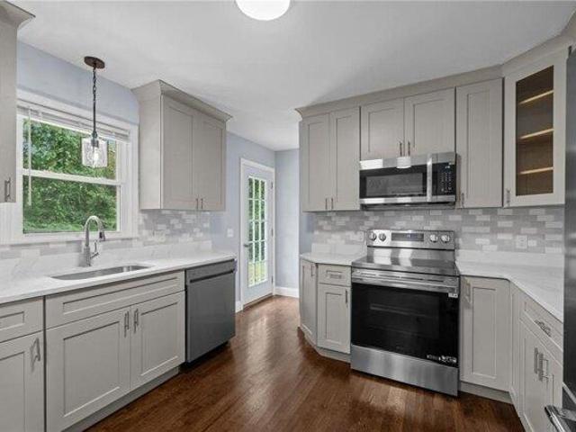 3 bedroom, Hopkinton RI 02808 105553007