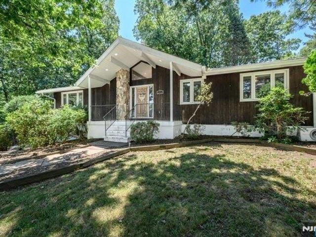 3 bedroom, Haledon NJ 07508 105233408