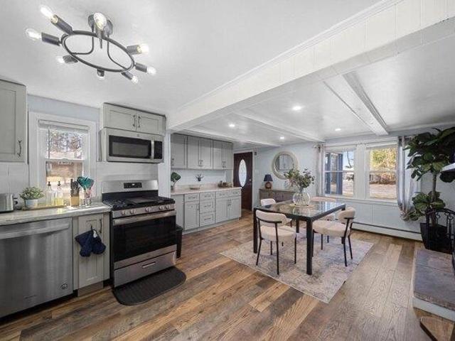 3 bedroom, Halifax MA 02338 105682109