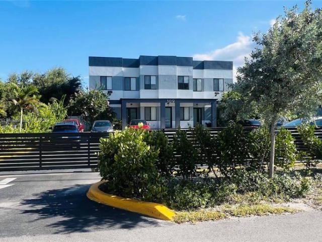 3 bedroom, Hallandale Beach FL 33009 96201014