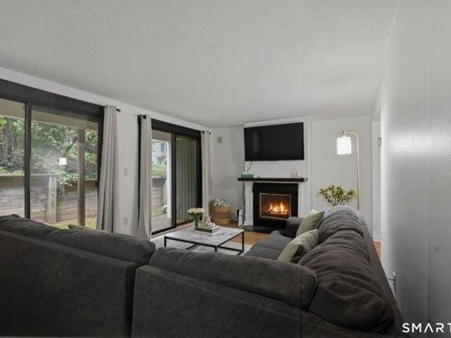 3 bedroom, Hamden CT 06514 105474649