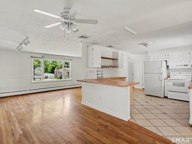 3 bedroom, Hamden CT 06517 104608218