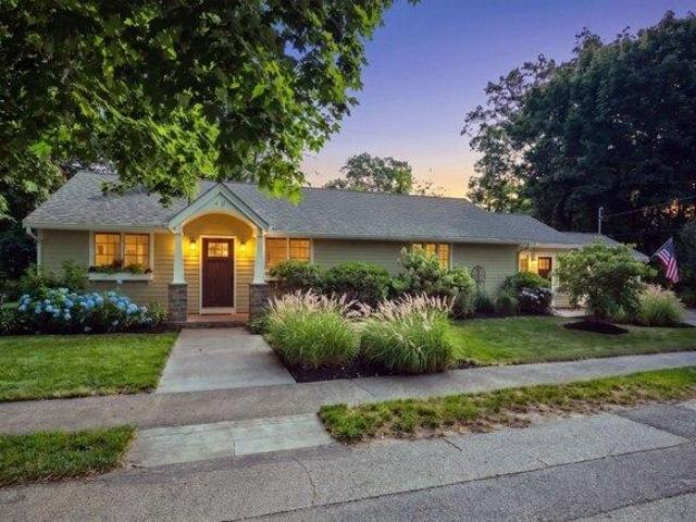 3 bedroom, Hamilton MA 01982 104410327