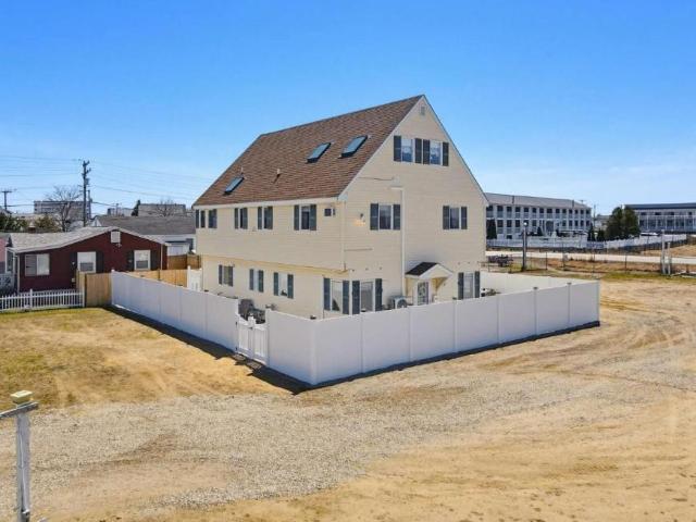 3 bedroom, Hampton NH 03842 104930053