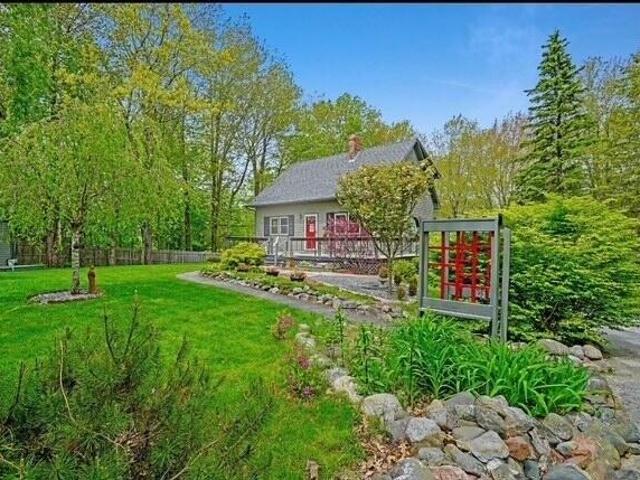 3 bedroom, Hancock ME 04640 105725435