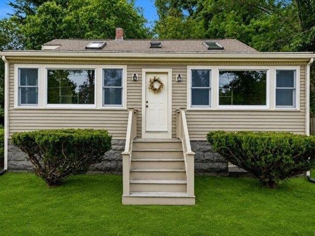 3 bedroom, Hanson MA 02341 105558551