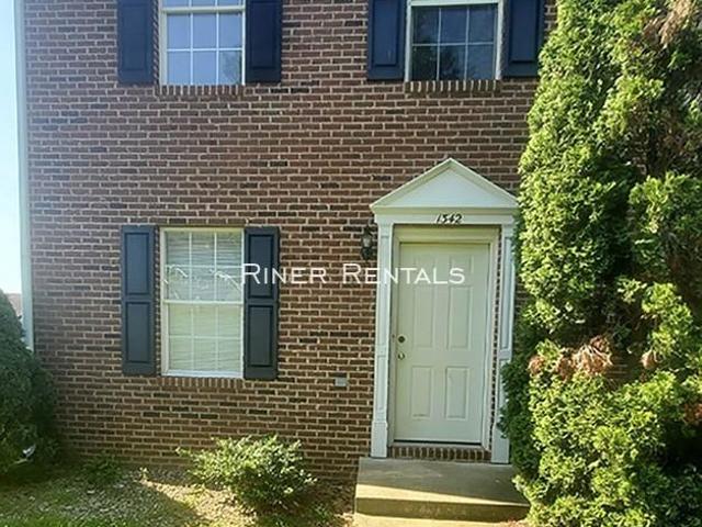 3 bedroom, Harrisonburg VA 22801 105835213
