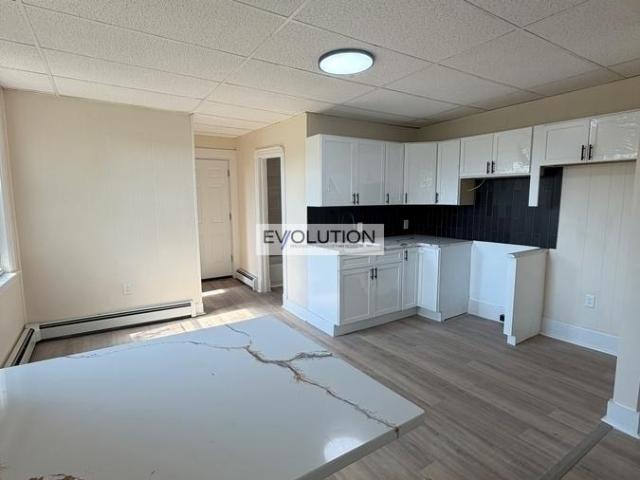 3 bedroom, Hartford CT 06106 102680730