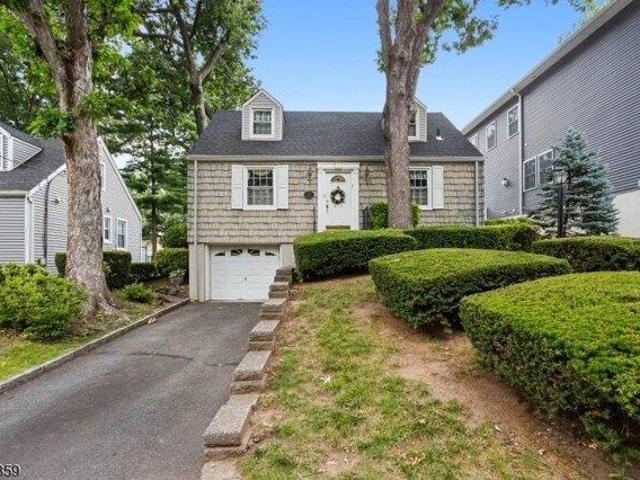 3 bedroom, Hasbrouck Heights NJ 07604 105652151