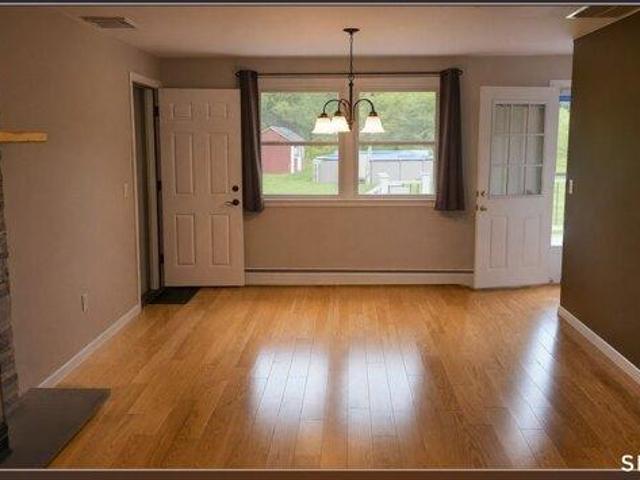 3 bedroom, Hebron CT 06231 105417396