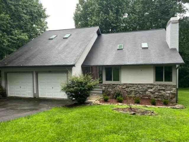 3 bedroom, Hendersonville NC 28739 LS105017520