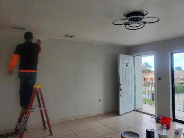 3 bedroom, Hialeah FL 33012 105390065