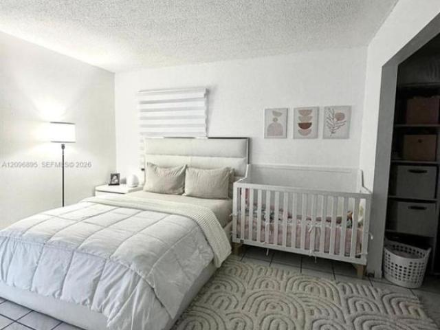3 bedroom, Hialeah FL 33012 106220677