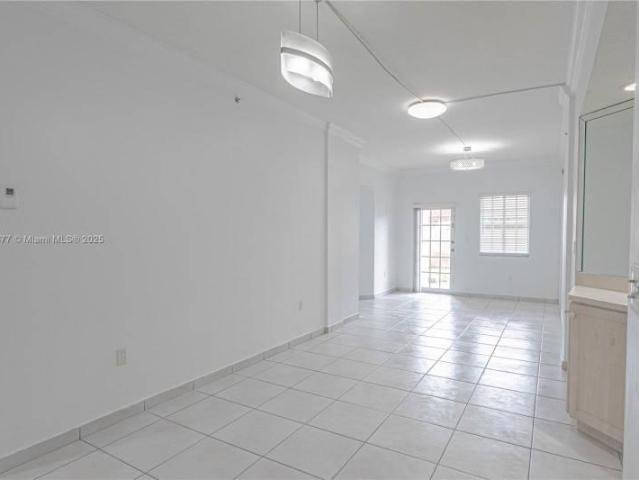 3 bedroom, Hialeah FL 33015 95117856