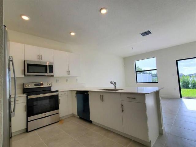 3 bedroom, Hialeah FL 33018 105504951