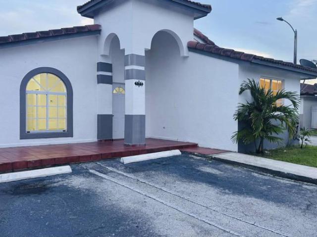 3 bedroom, Hialeah FL 33018 105933585