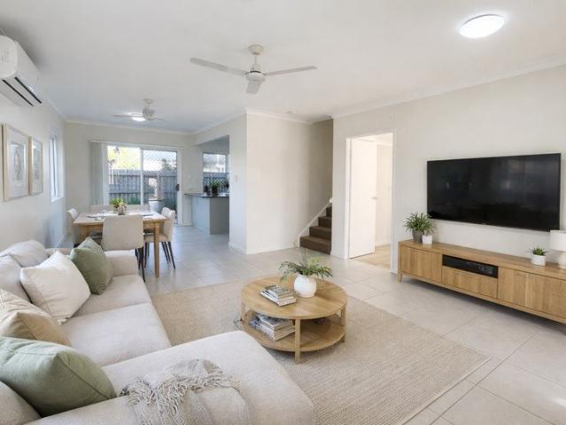 3 BEDROOM HIDDEN GROVE TOWNHOUSES JUST IDEAL!