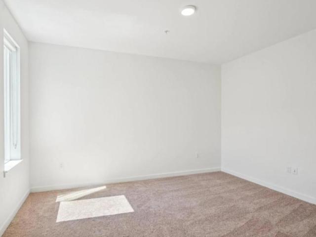 3 bedroom, Hillsboro OR 97006 105265568